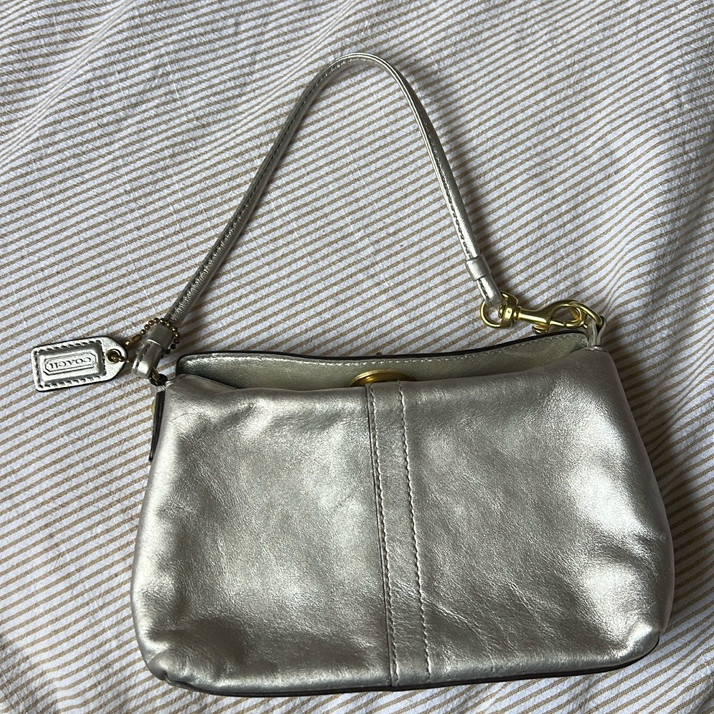 Coach mini silver clutch - Picture 3 of 7